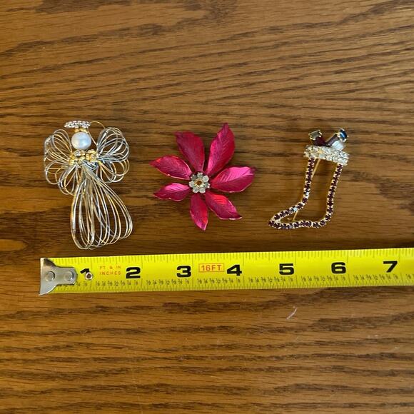 Vintage Christmas Holiday Brooch Pins Gold Tone Angel, Stocking, Poinsettia x3 - Picture 2 of 10